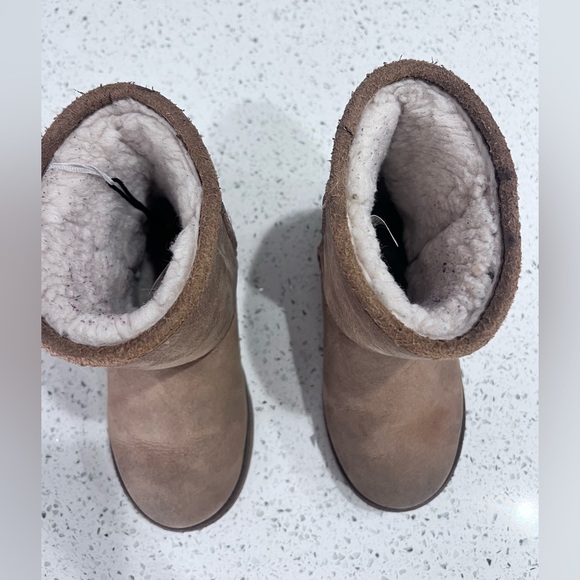 UGG Classic II Tan Boots Kids 12 VGUC - Picture 4 of 12